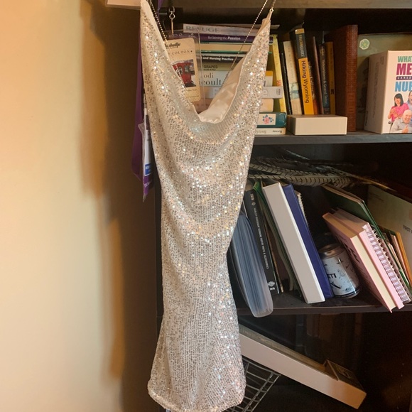 Cute party dress - Picture 2 of 3